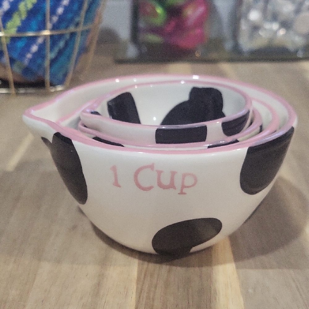 Cute! Farmhouse Black, White, & Pink Vintage Cow Ceramic Measuring Cup Set🎀🐄 - Picture 8 of 8